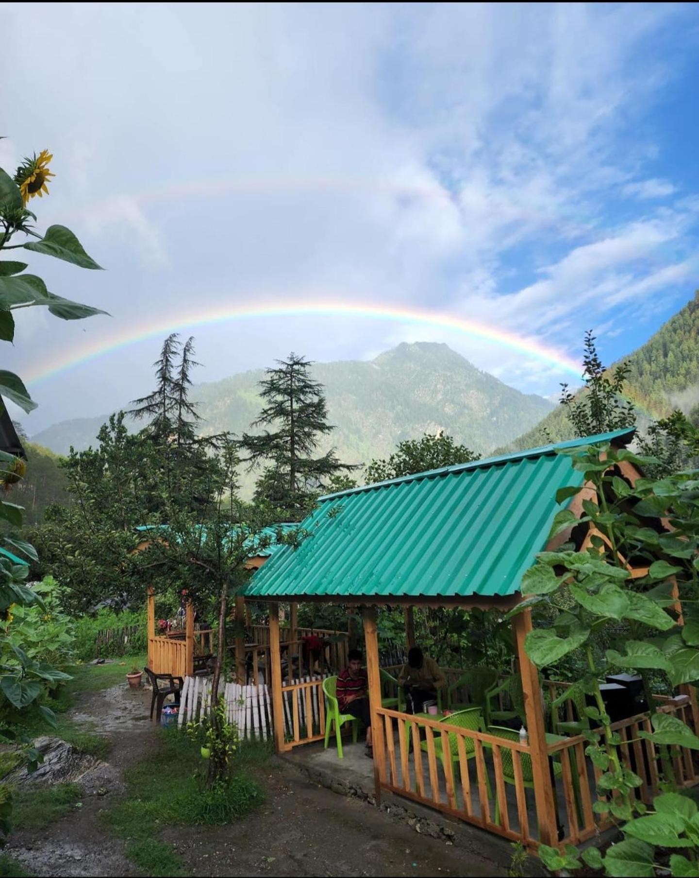 Renuka Homestay And Cafe Kasol Exteriör bild